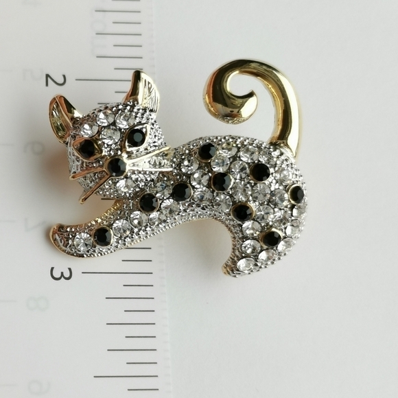 Crystal cat brooch pin in gold tone 🆕 - Picture 3 of 4